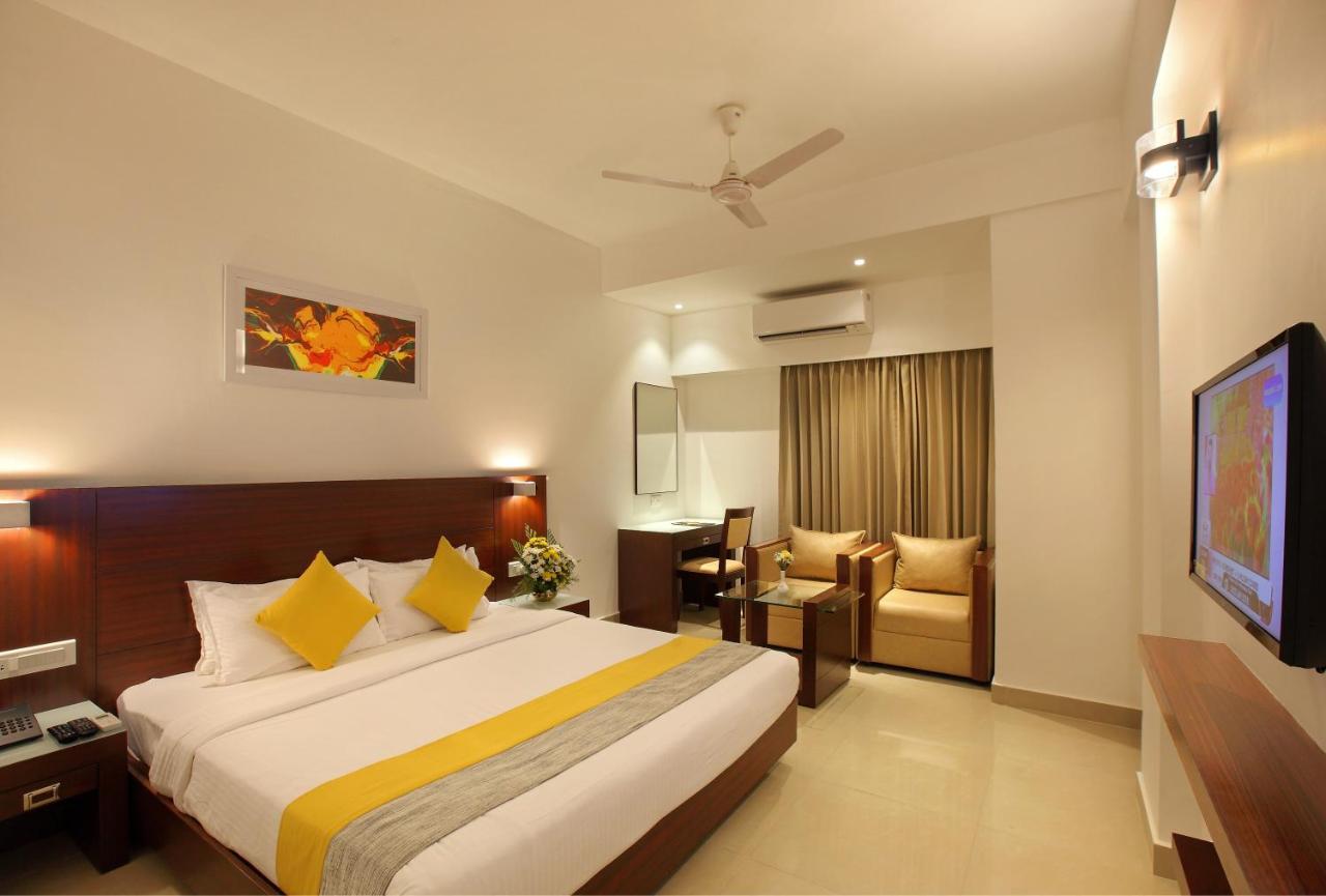 Hotel Park Residency Kuttiyadi Kuttyadi Exterior photo