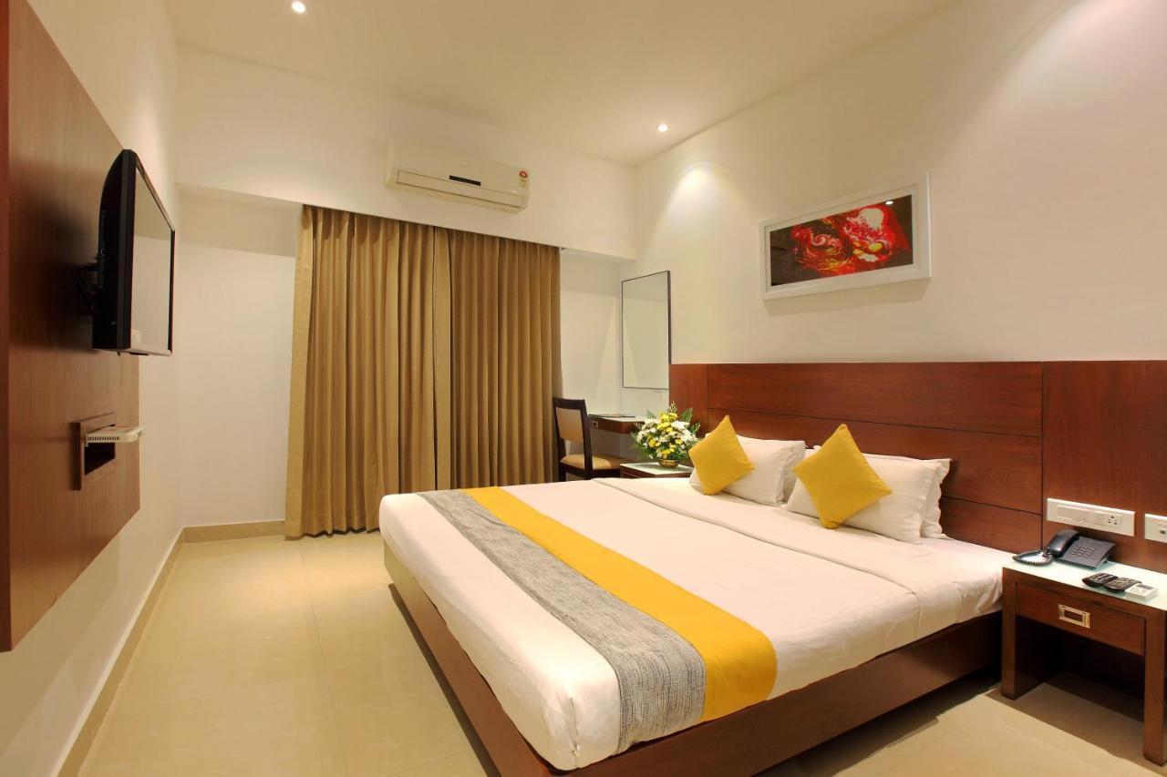 Hotel Park Residency Kuttiyadi Kuttyadi Exterior photo