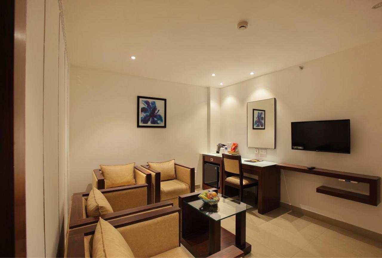 Hotel Park Residency Kuttiyadi Kuttyadi Exterior photo