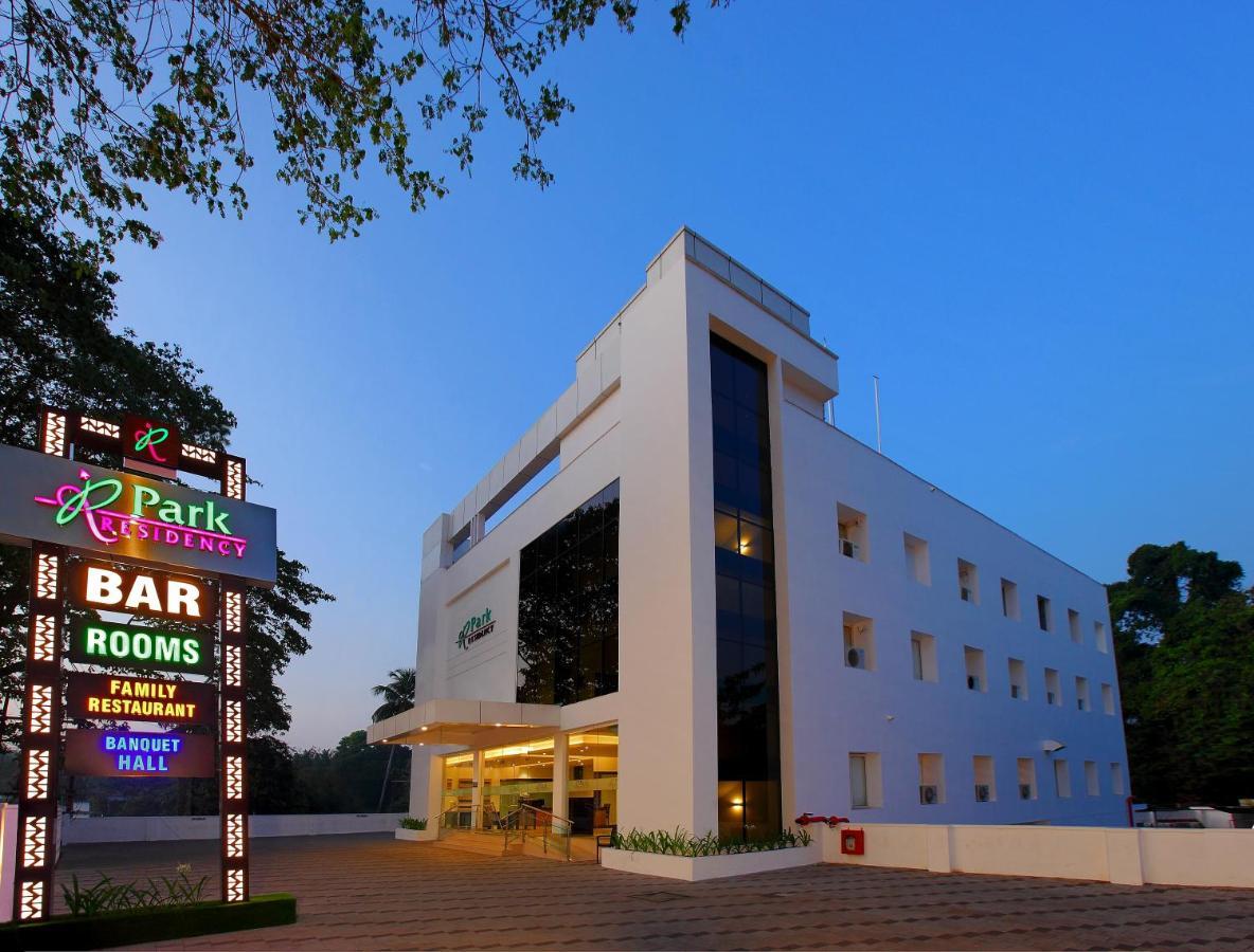 Hotel Park Residency Kuttiyadi Kuttyadi Exterior photo