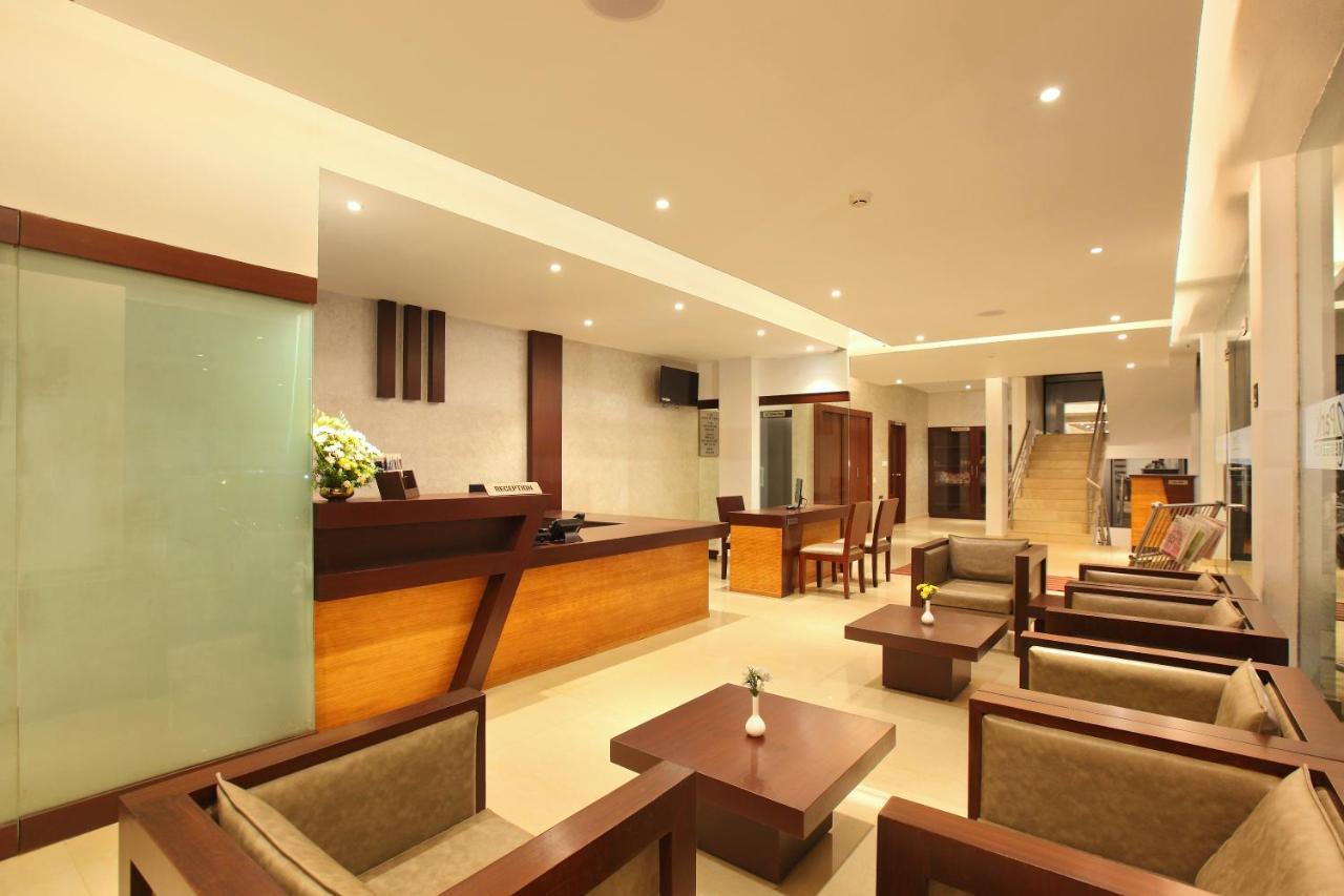 Hotel Park Residency Kuttiyadi Kuttyadi Exterior photo